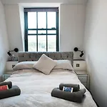 The Arches Apartment *